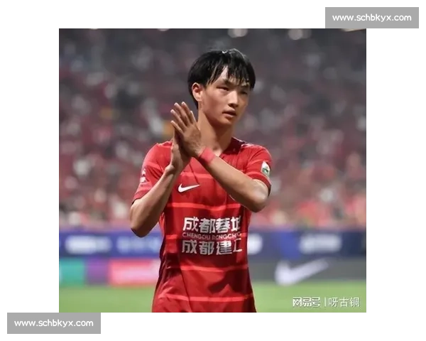 杨明洋四黄停赛缺席新鹏城战 成都蓉城中场重组迎考验 杨明洋四黄停赛缺席新鹏城战 成都蓉城中场重组迎考验