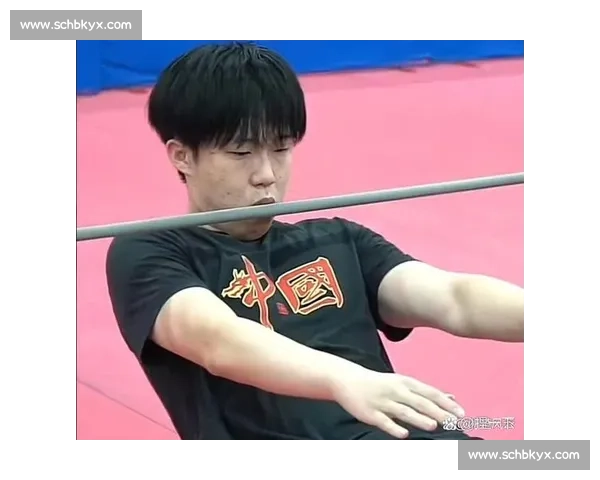 王楚钦笑对互动丢分!1-0 呼喊点燃胜负欲,国乒顶流上演反差萌 王楚钦笑对互动丢分!1-0 呼喊点燃胜负欲,国乒顶流上演反差萌